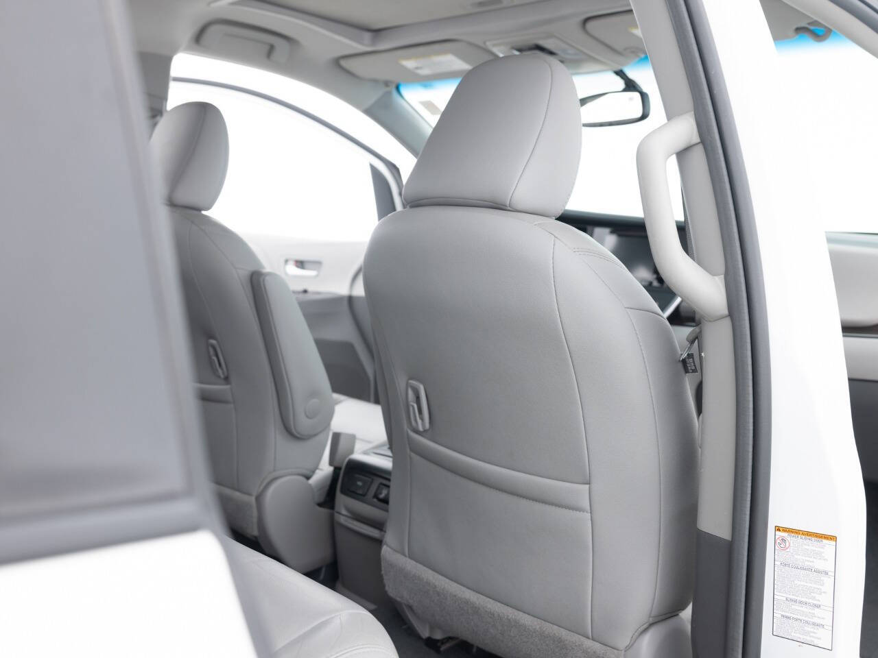 Used Car 2017 Toyota Sienna  Xle Premium 8 Passenger 4dr Mini Van For Sale Under $20,000 In Coal City, Illinois
