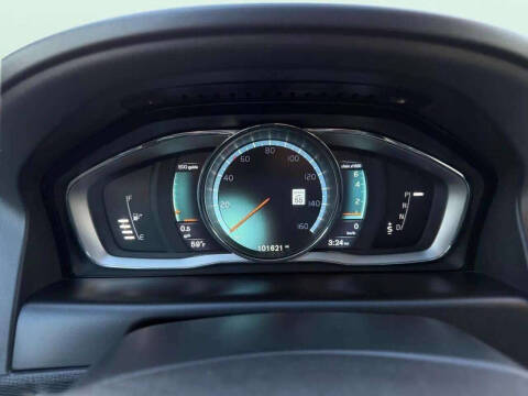 2015 Volvo XC60 T6 Drive-E Platinum