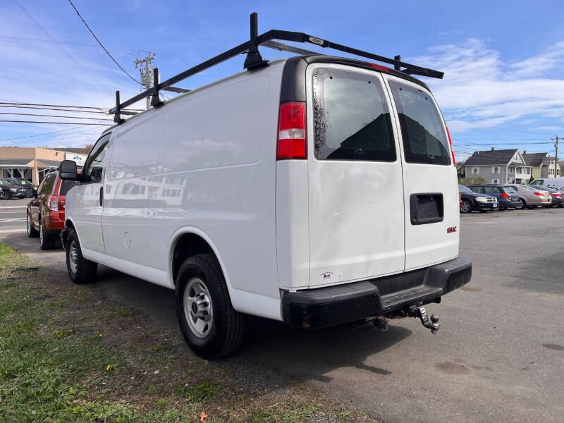 2017 GMC Savana 2500