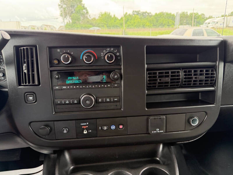 2022 Chevrolet Express 2500