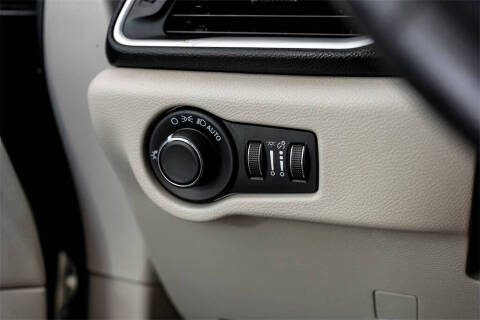 2020 Chrysler Voyager LXi