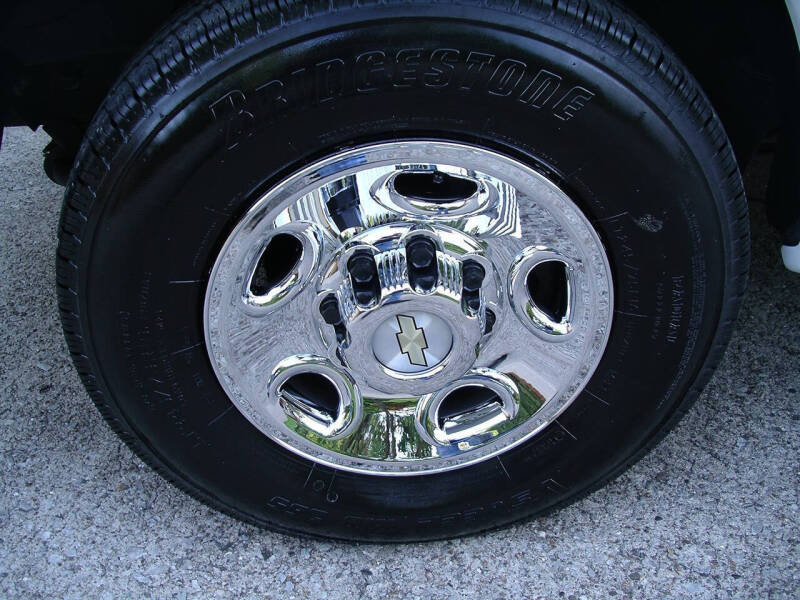 2023 Chevrolet Express 2500