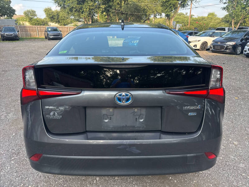 2020 Toyota Prius LE