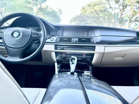 2012 BMW 5 Series 528i