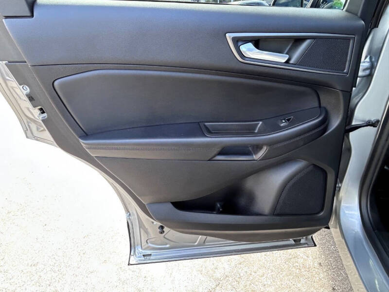 2022 Ford Edge SE