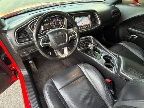2016 Dodge Challenger SXT Plus