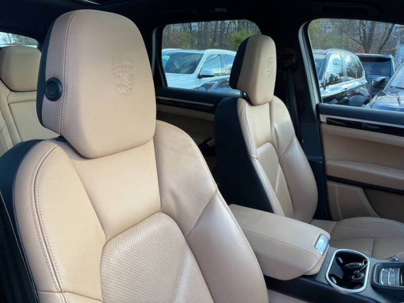 2014 Porsche Cayenne Platinum