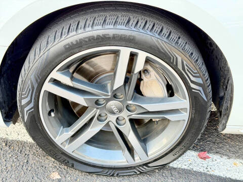 2017 Audi A4 2.0T quattro Premium Plus