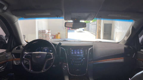 2018 Cadillac Escalade Standard