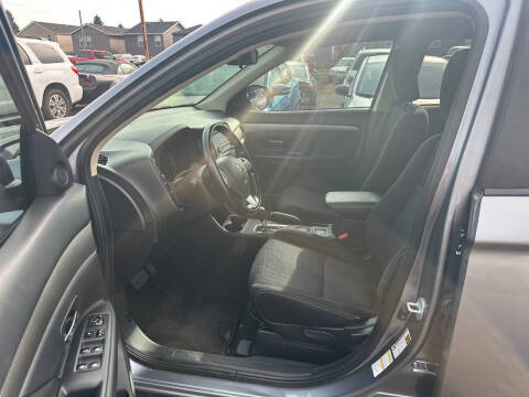 2016 Mitsubishi Outlander ES