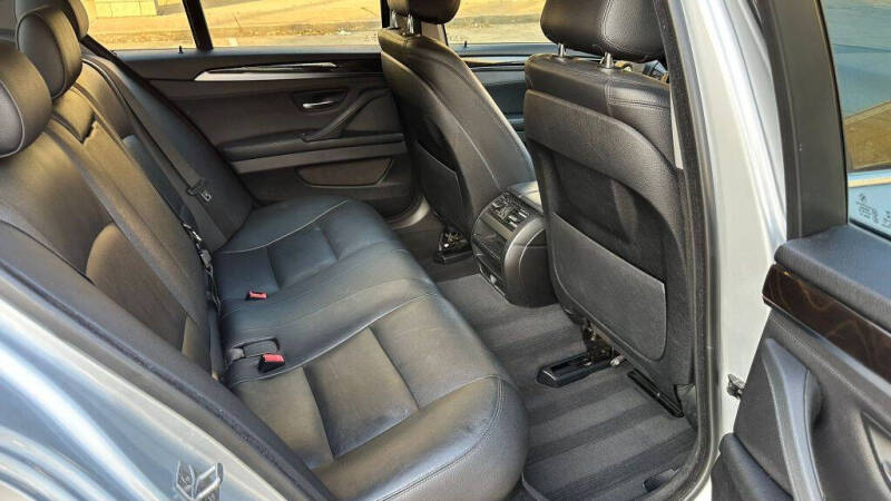 2016 BMW 5 Series 528i