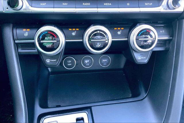 2023 Genesis G70