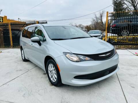 2022 Chrysler Voyager for sale at 3 Brothers Auto Sales Inc in Detroit MI