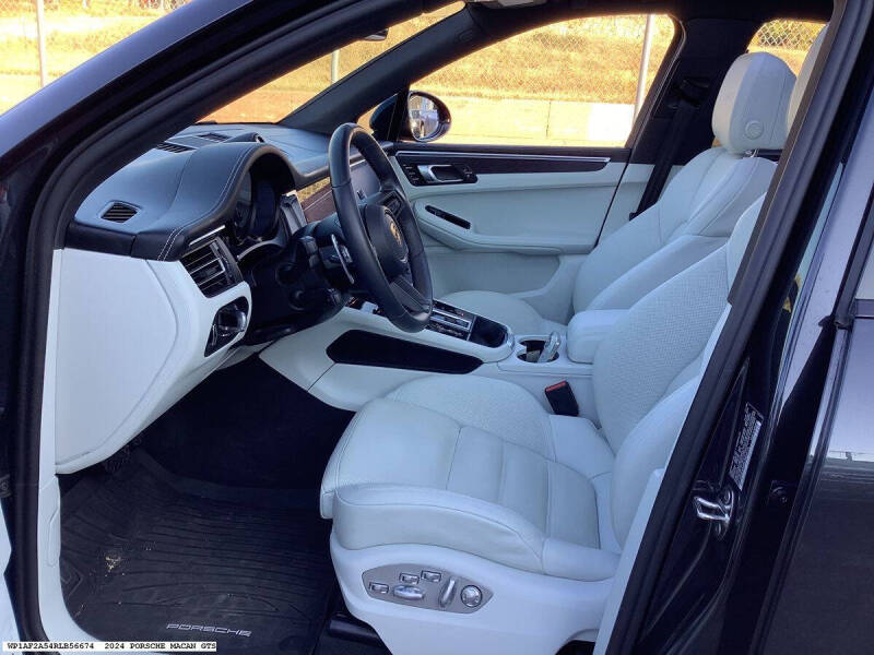 2024 Porsche Macan GTS