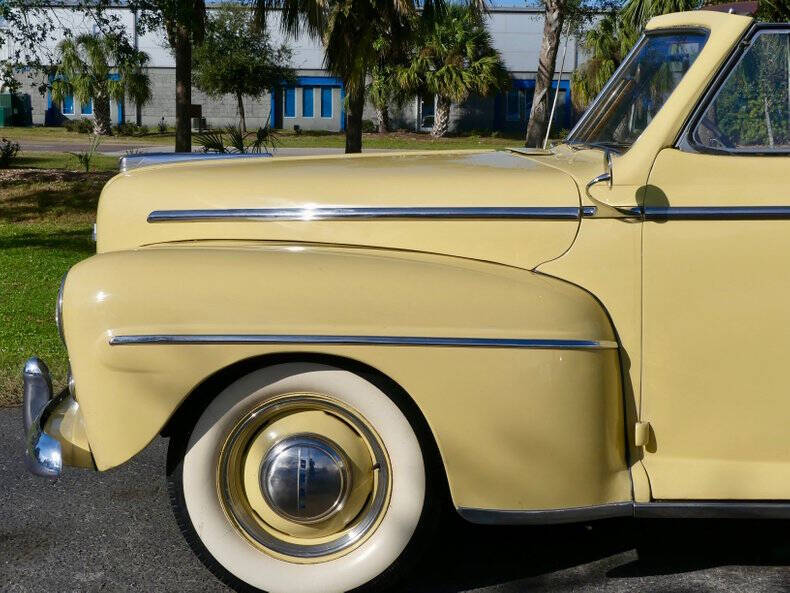 1948 Ford Super Deluxe