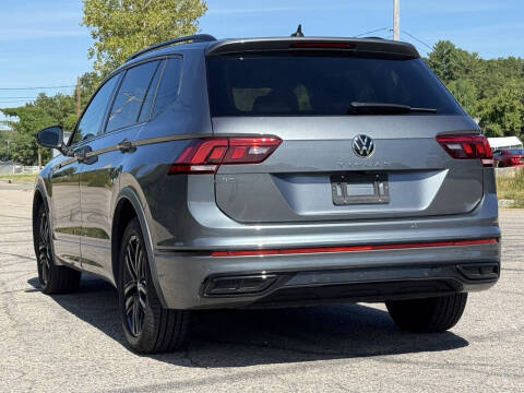 2022 Volkswagen Tiguan SE R-Line Black