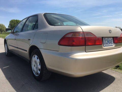 2000 Honda Accord for sale at Nice Cars in Pleasant Hill MO