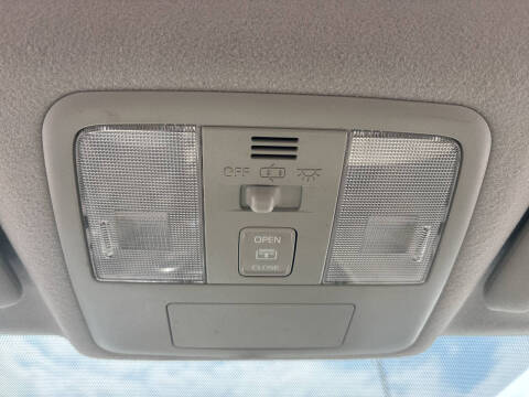 2014 Toyota Prius v Five