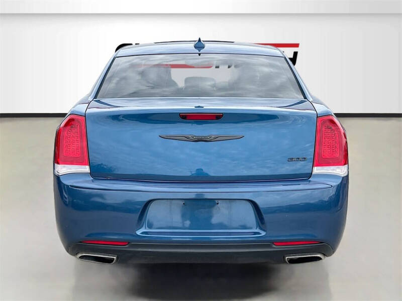 2021 Chrysler 300 Touring