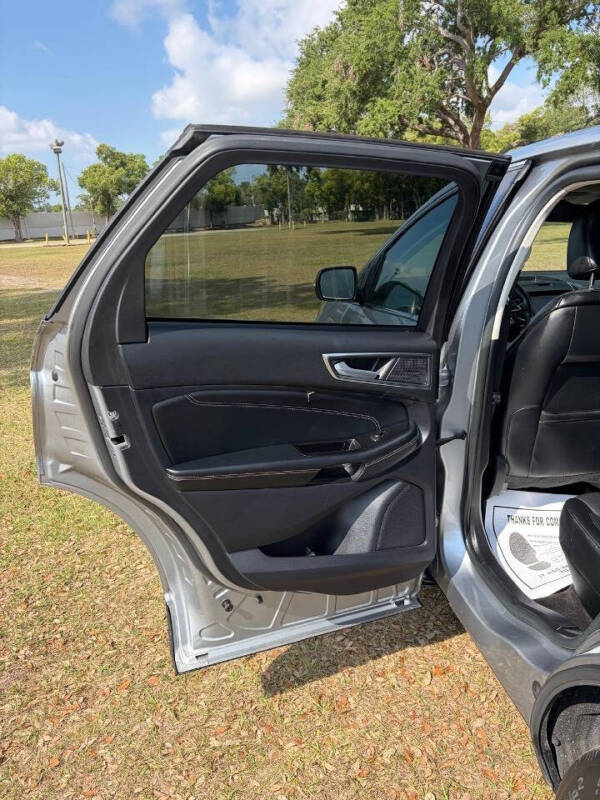 2020 Ford Edge Titanium