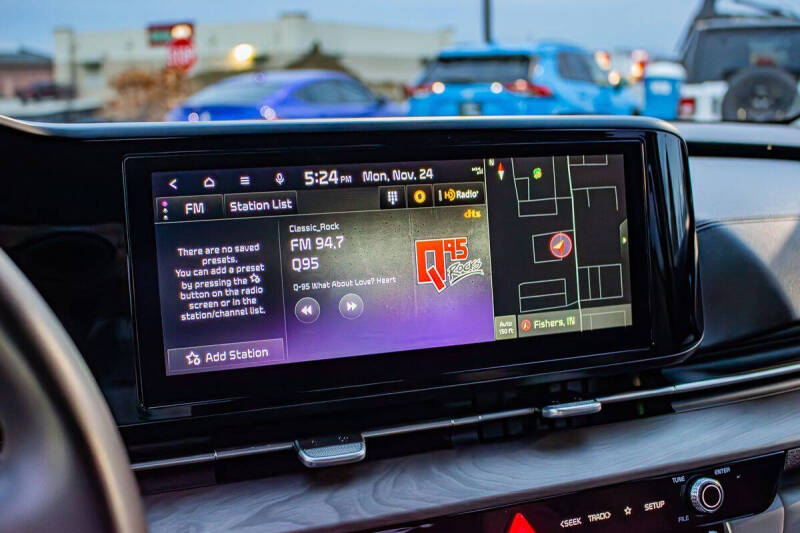 2023 Kia Carnival EX