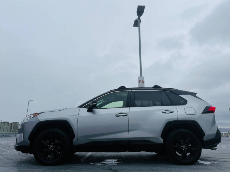 2019 Toyota RAV4 XSE photo 10