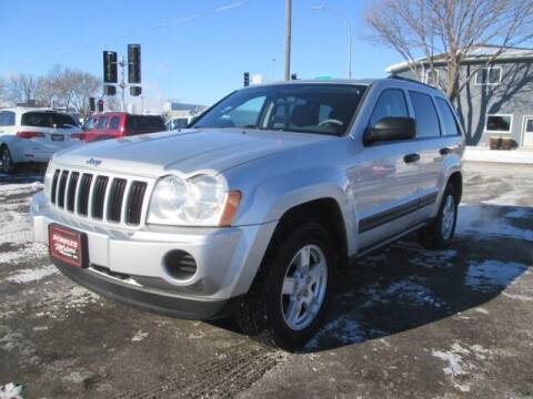 2005 Jeep Grand Cherokee for sale at SCHULTZ MOTORS in Fairmont MN