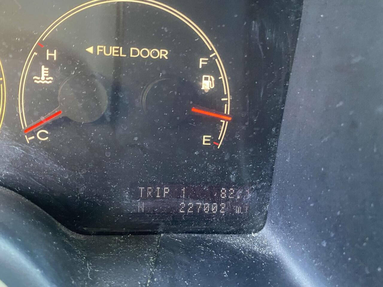2005 Lincoln Navigator  - $8,750
