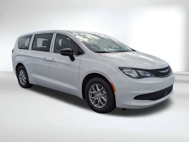 2026 Chrysler Voyager LX