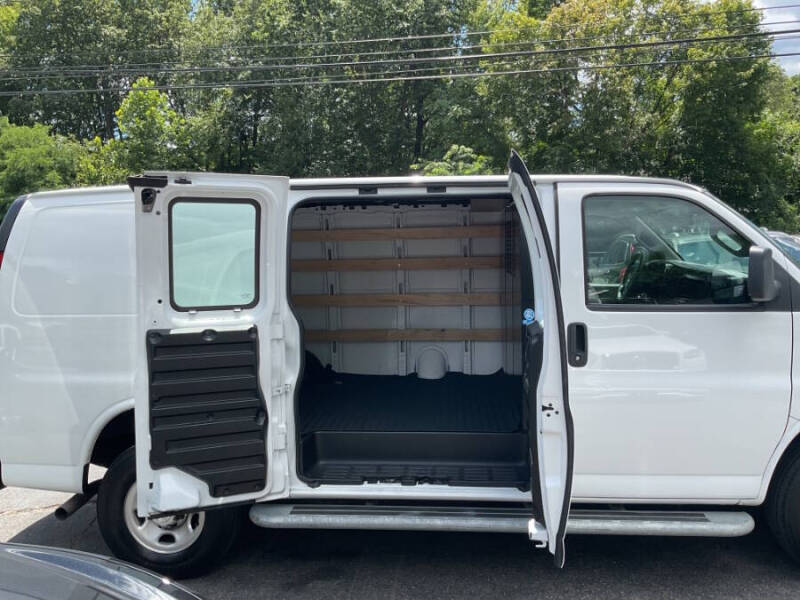 2023 Chevrolet Express 2500