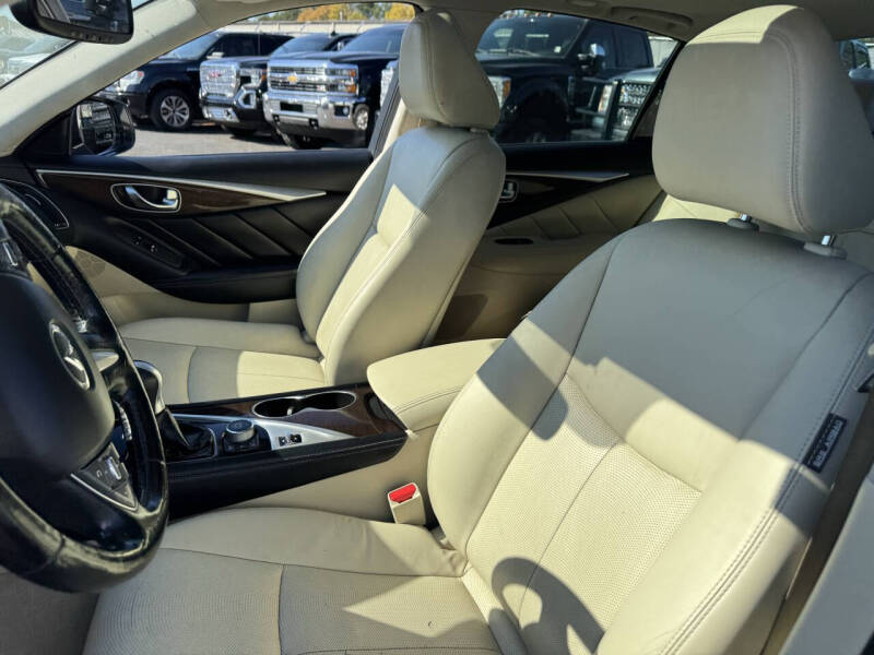 2015 Infiniti Q50 Premium