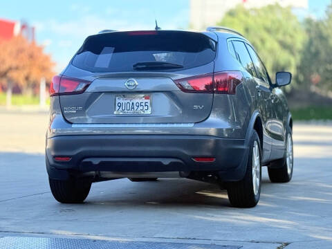2017 Nissan Rogue Sport SV