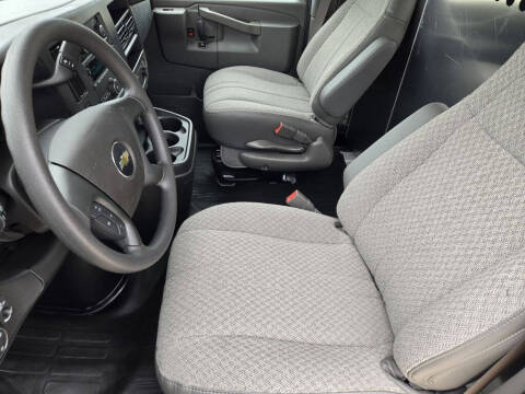 2025 Chevrolet Express 2500