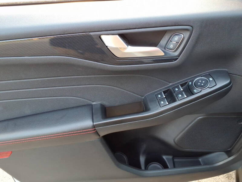 2025 Ford Escape ST-Line Select