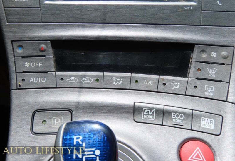 2014 Toyota Prius Two