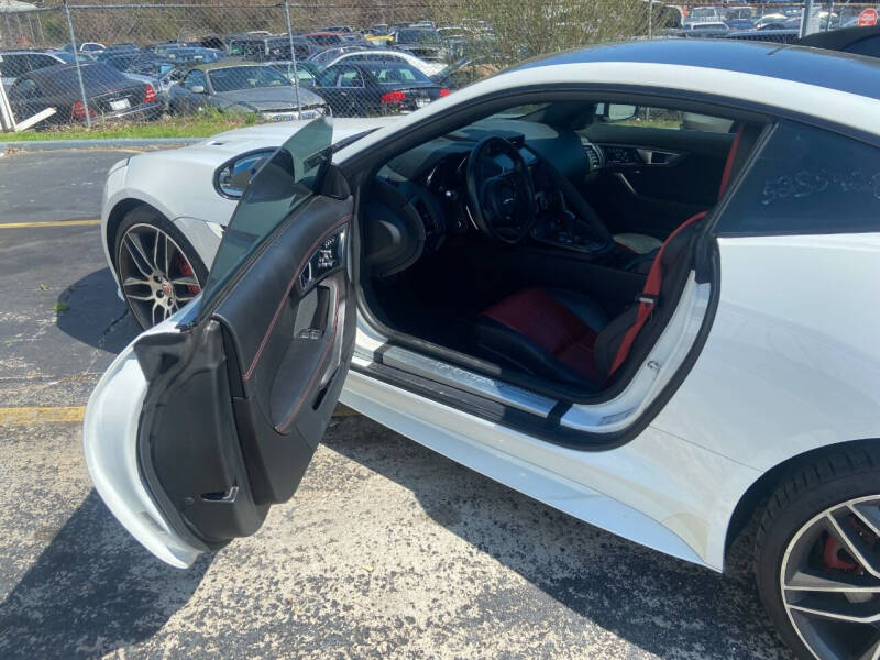 2016 Jaguar F-TYPE R