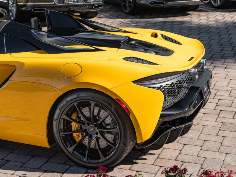 2025 McLaren Artura Spider
