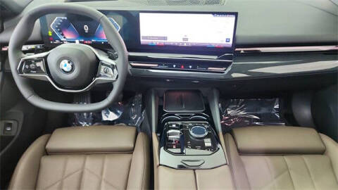 2025 BMW 5 Series 530i