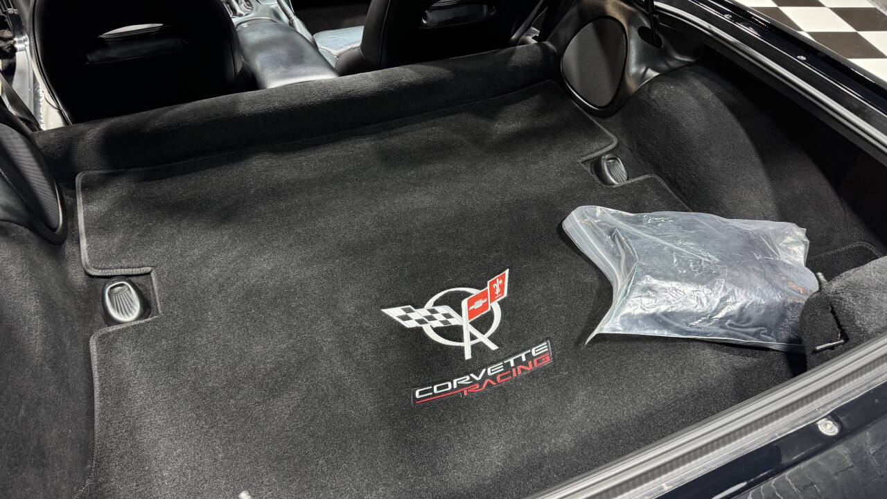2004 Chevrolet Corvette 4