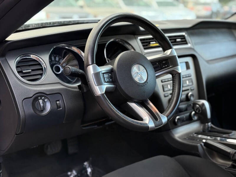 2014 Ford Mustang V6