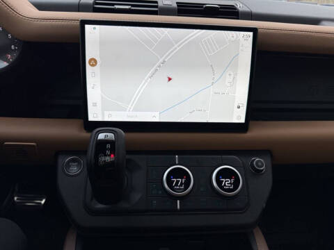 2024 Land Rover Defender 130 P400 X-Dynamic SE