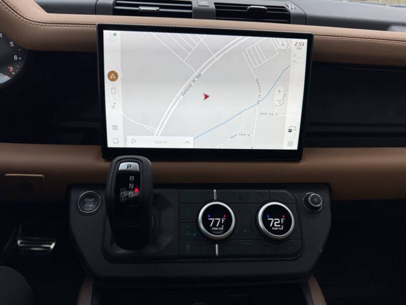 2024 Land Rover Defender 130 P400 X-Dynamic SE