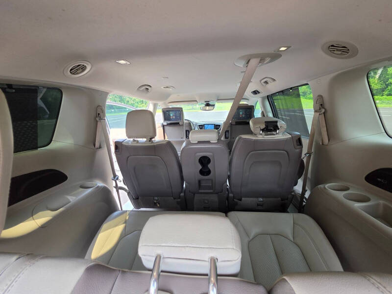 2017 Chrysler Pacifica Touring-L Plus