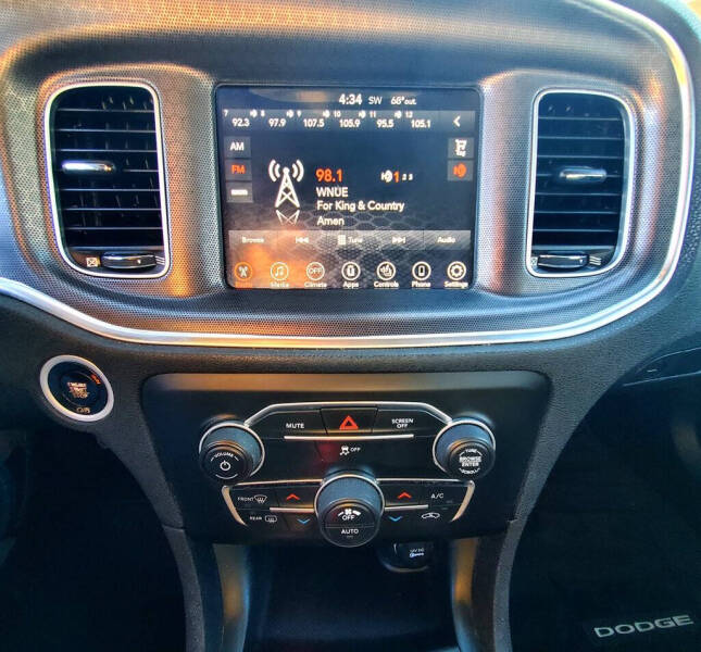 2017 Dodge Charger SXT