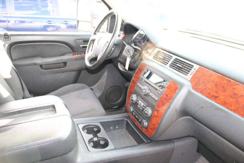 2014 Chevrolet Suburban LS