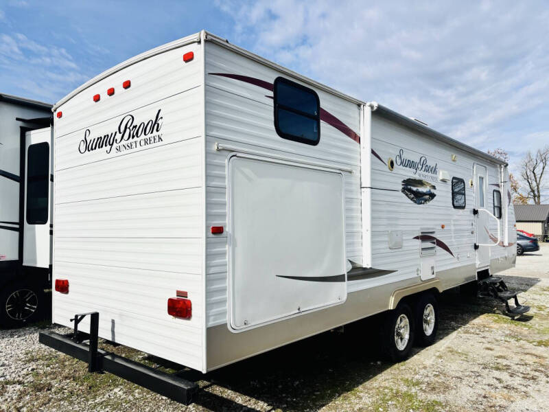 2011 Winnebago Sunset Creek 298BH