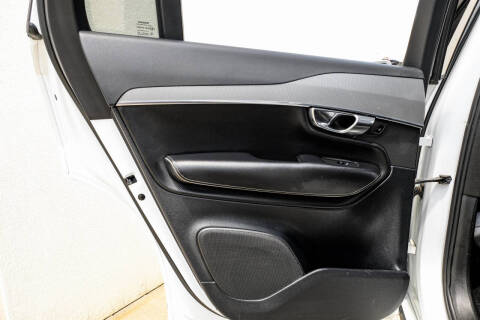 2016 Volvo XC90 T8 eAWD R-Design