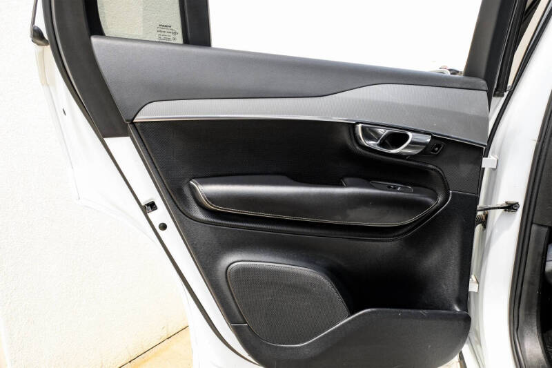 2016 Volvo XC90 T8 eAWD R-Design