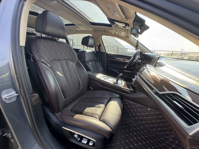 2017 BMW 7 Series 740i