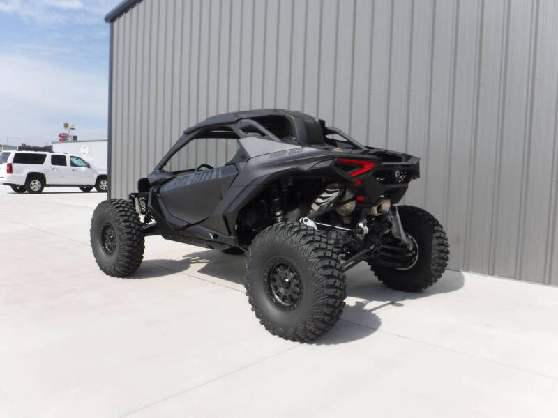 2024 Can-Am Maverick R